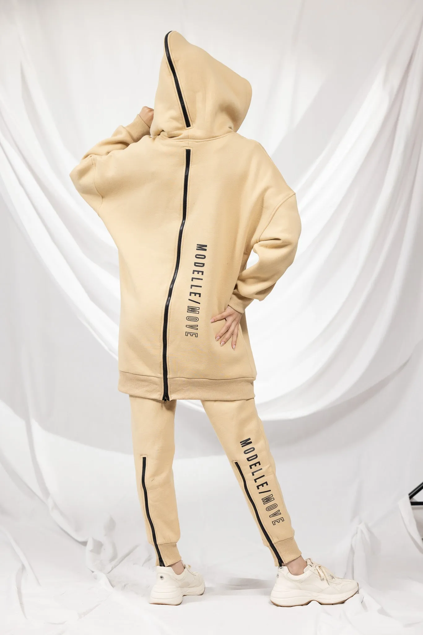 Modelle/Move Detailed Track Pants