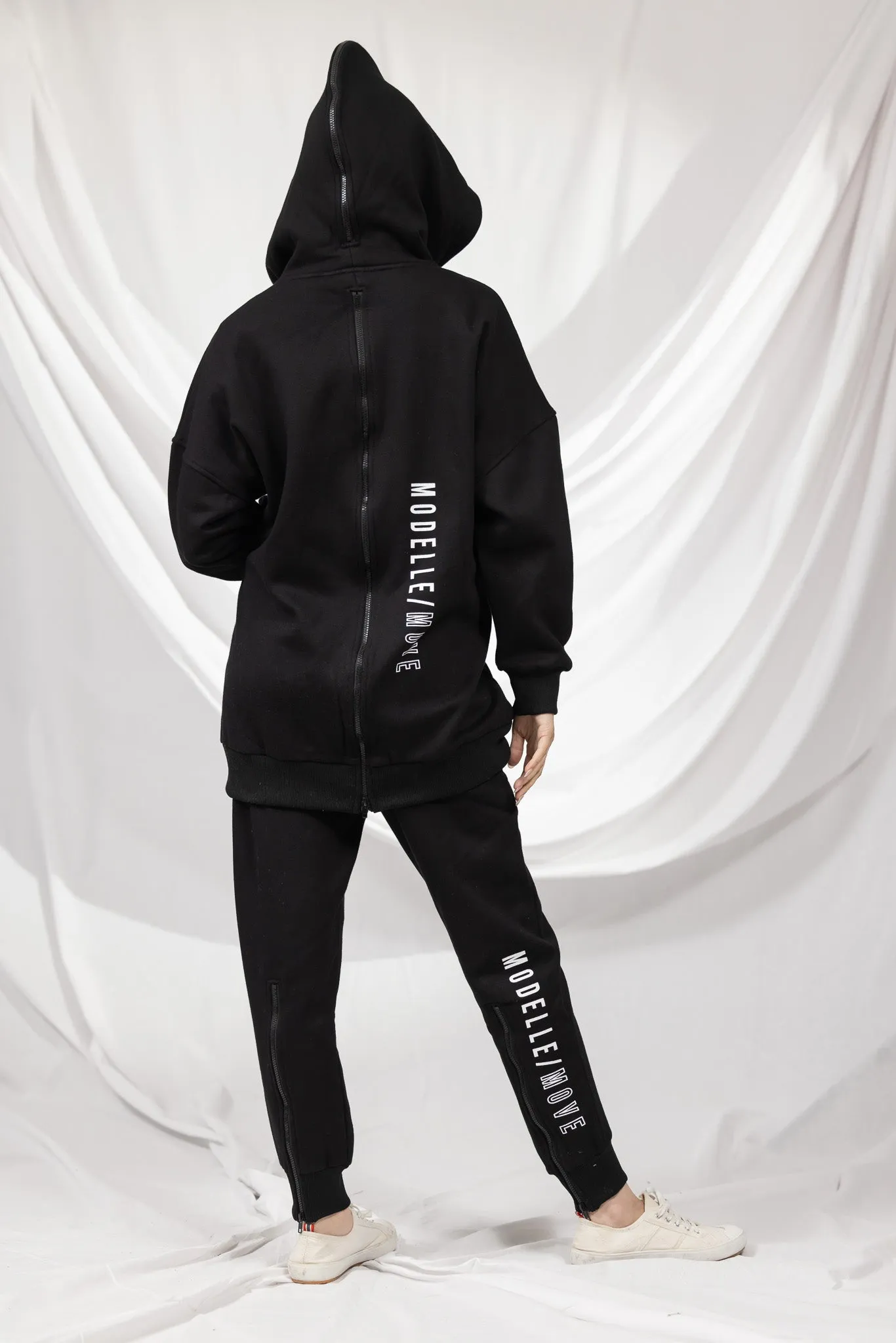 Modelle/Move Detailed Track Pants