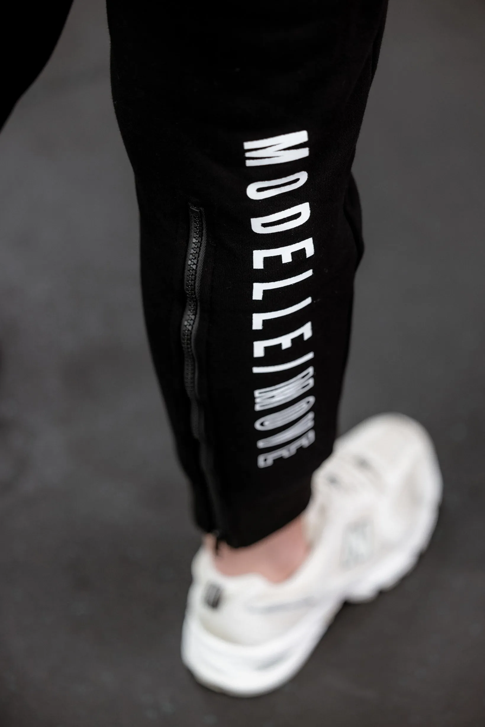 Modelle/Move Detailed Track Pants