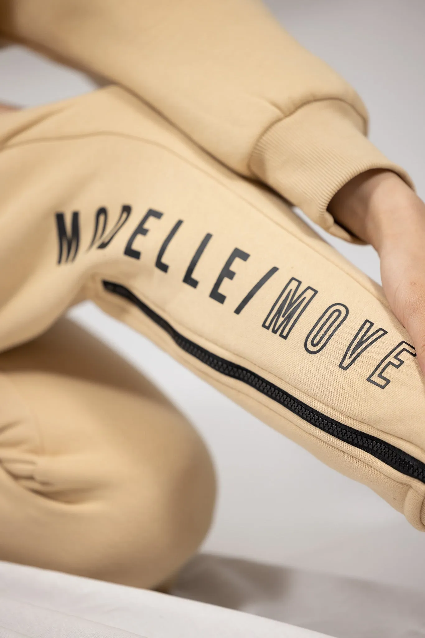 Modelle/Move Detailed Track Pants